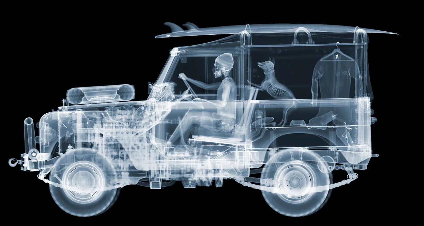 Land Rover - Surfs Up
